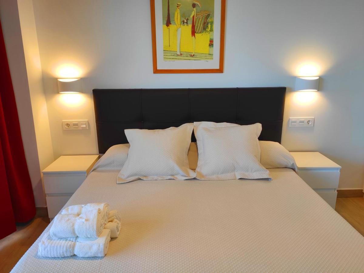 Beachfront -- New Luxury Apartment -- 1ª Linea Playa -- Fuengirola City Center -- Private Parking -- Panoramic Sea Views -- Exteriör bild