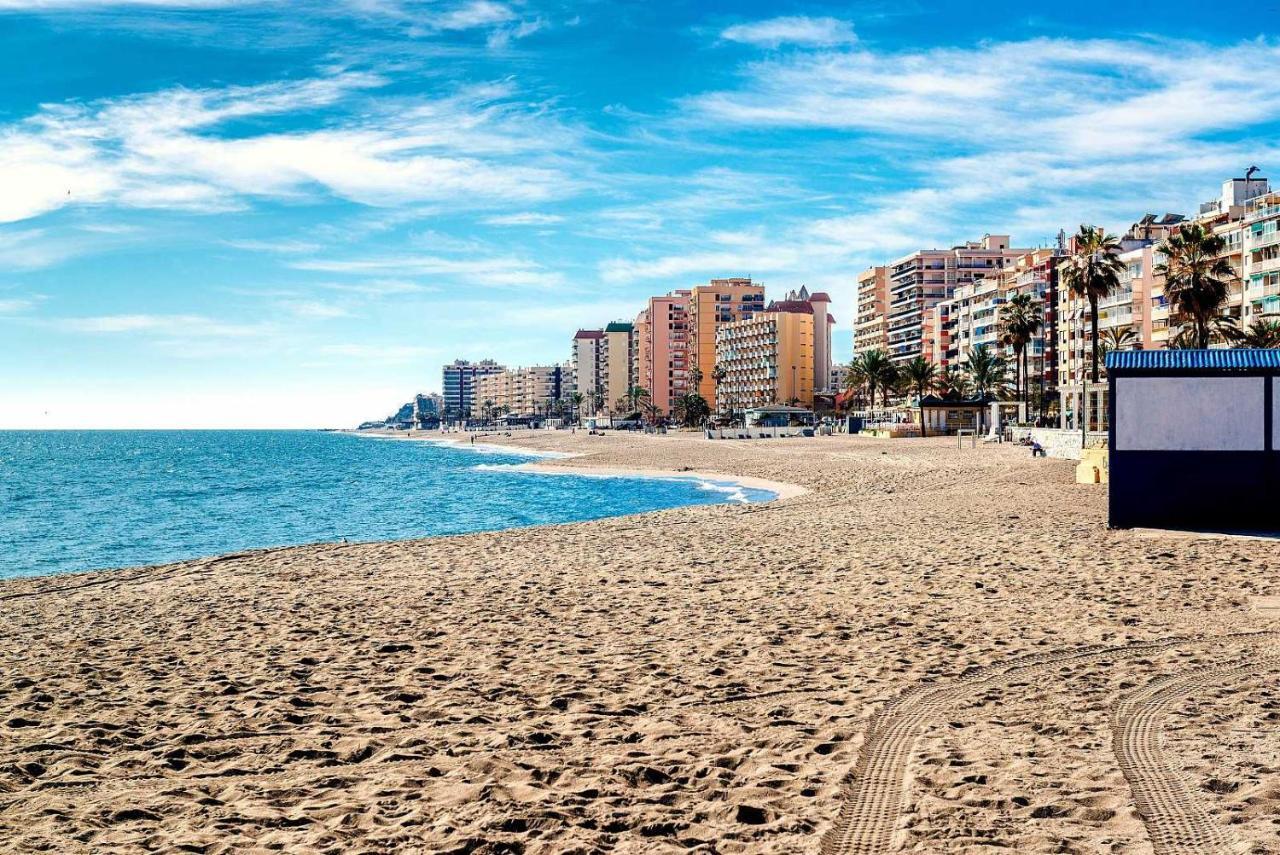 Beachfront -- New Luxury Apartment -- 1ª Linea Playa -- Fuengirola City Center -- Private Parking -- Panoramic Sea Views -- Exteriör bild