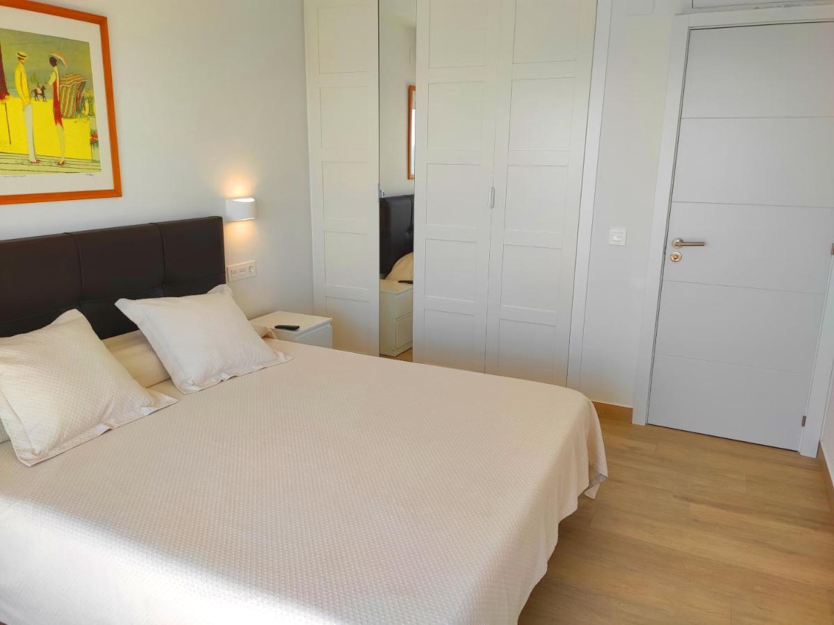 Beachfront -- New Luxury Apartment -- 1ª Linea Playa -- Fuengirola City Center -- Private Parking -- Panoramic Sea Views -- Exteriör bild