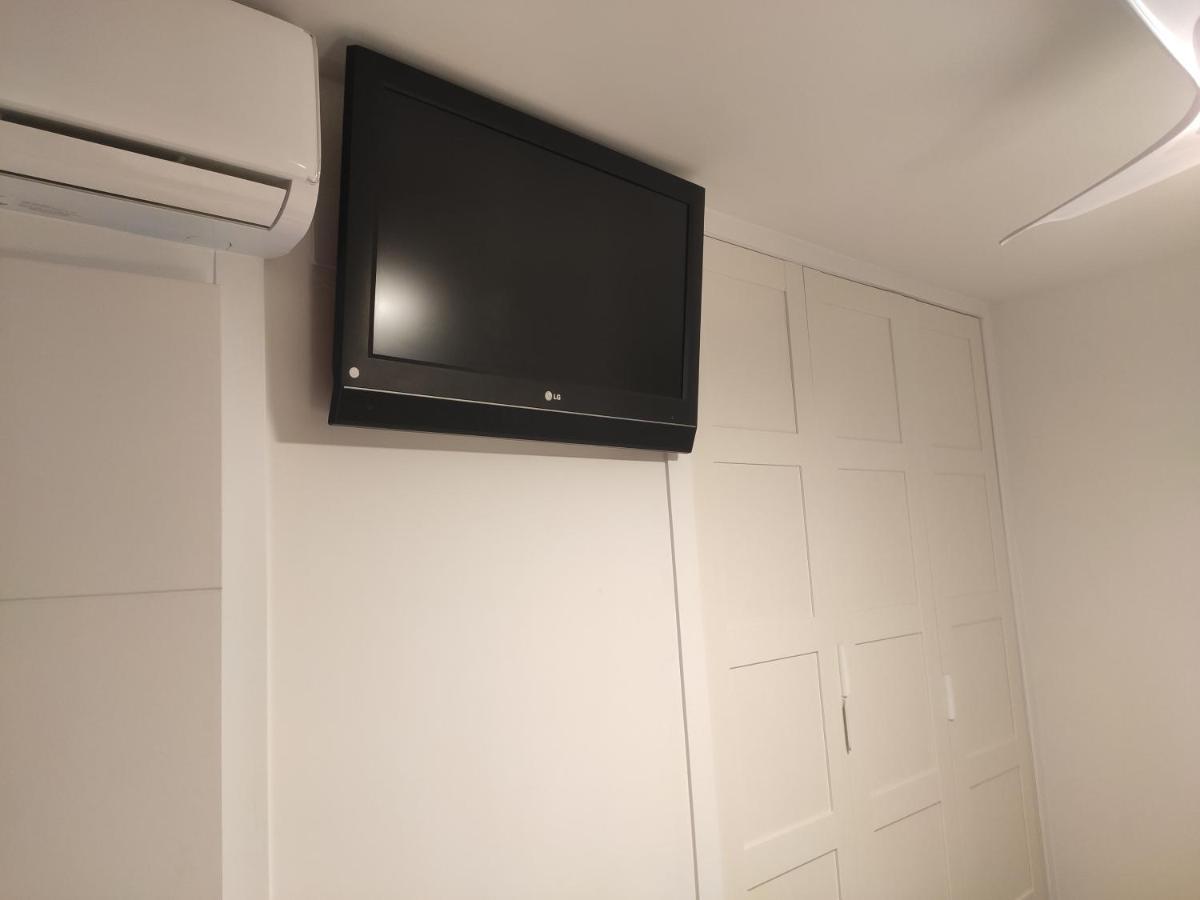 Beachfront -- New Luxury Apartment -- 1ª Linea Playa -- Fuengirola City Center -- Private Parking -- Panoramic Sea Views -- Exteriör bild