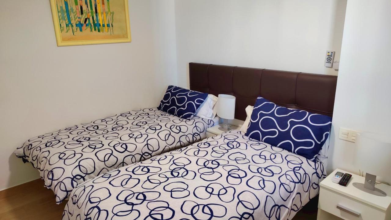 Beachfront -- New Luxury Apartment -- 1ª Linea Playa -- Fuengirola City Center -- Private Parking -- Panoramic Sea Views -- Exteriör bild
