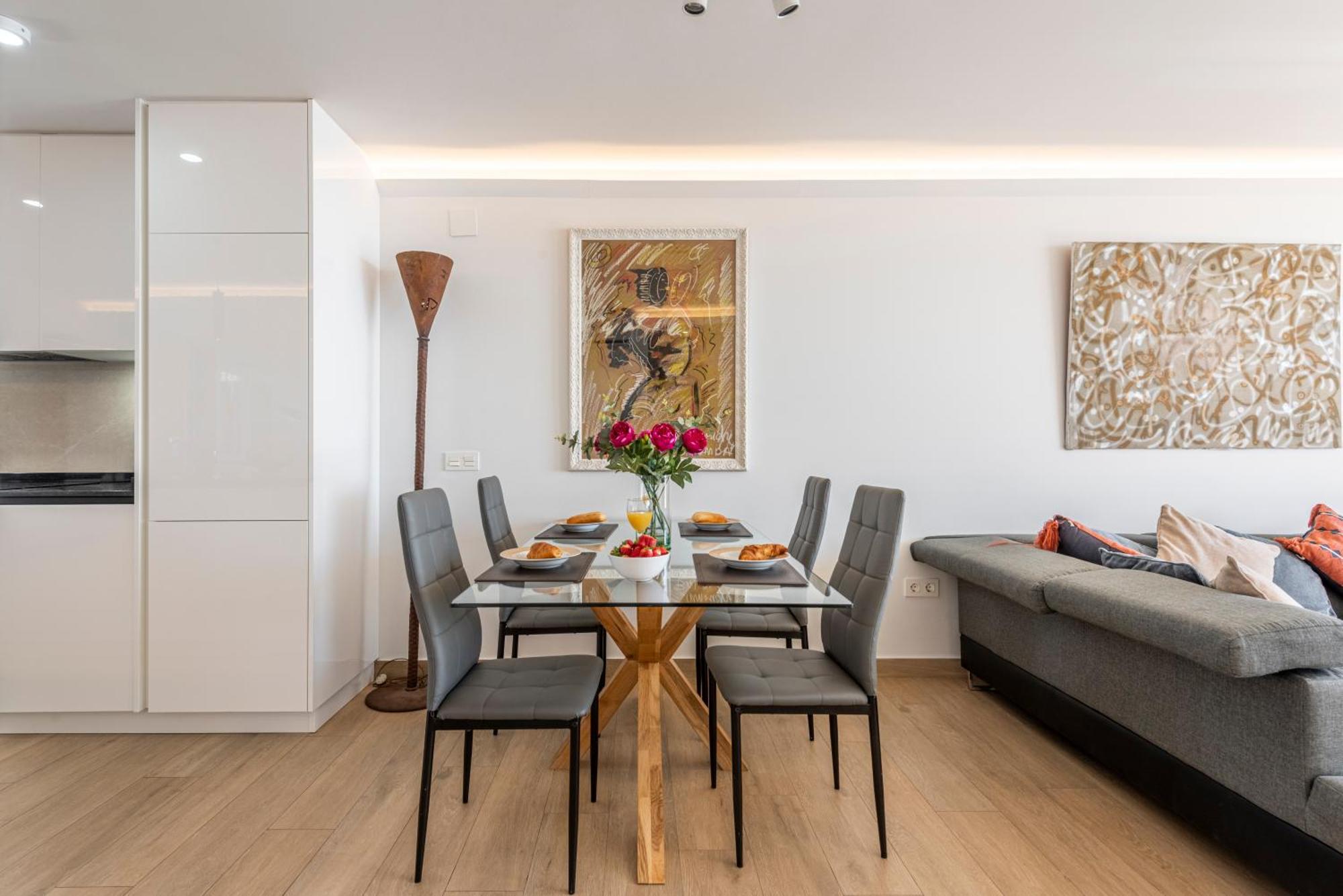 Beachfront -- New Luxury Apartment -- 1ª Linea Playa -- Fuengirola City Center -- Private Parking -- Panoramic Sea Views -- Exteriör bild